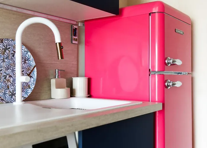 Renove Avec Gout Et Idealement Situe A Deux Pas Du Remblai *