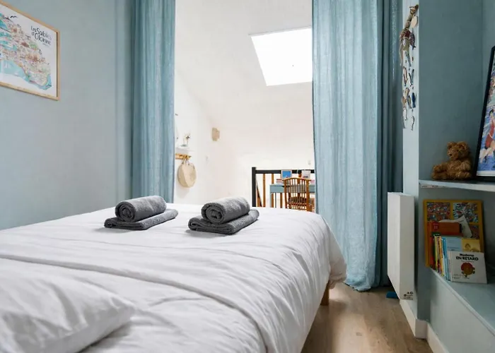 Renove Avec Gout Et Idealement Situe A Deux Pas Du Remblai * 莱萨布勒-多洛讷